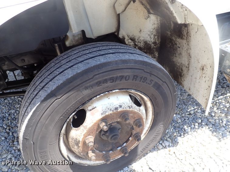 image for item DJ5547 2002 International 4300  rollback truck