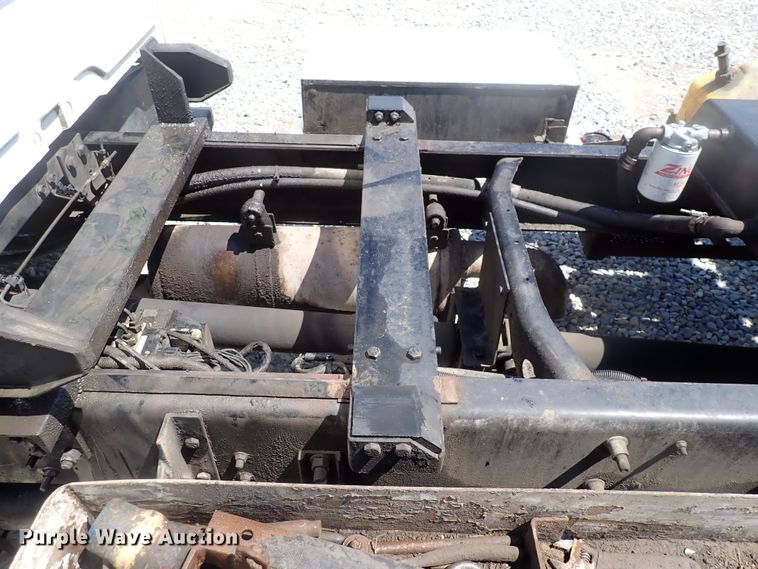 image for item DJ5547 2002 International 4300  rollback truck