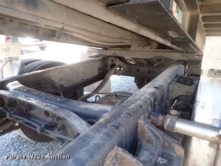 image for item DJ5547 2002 International 4300  rollback truck