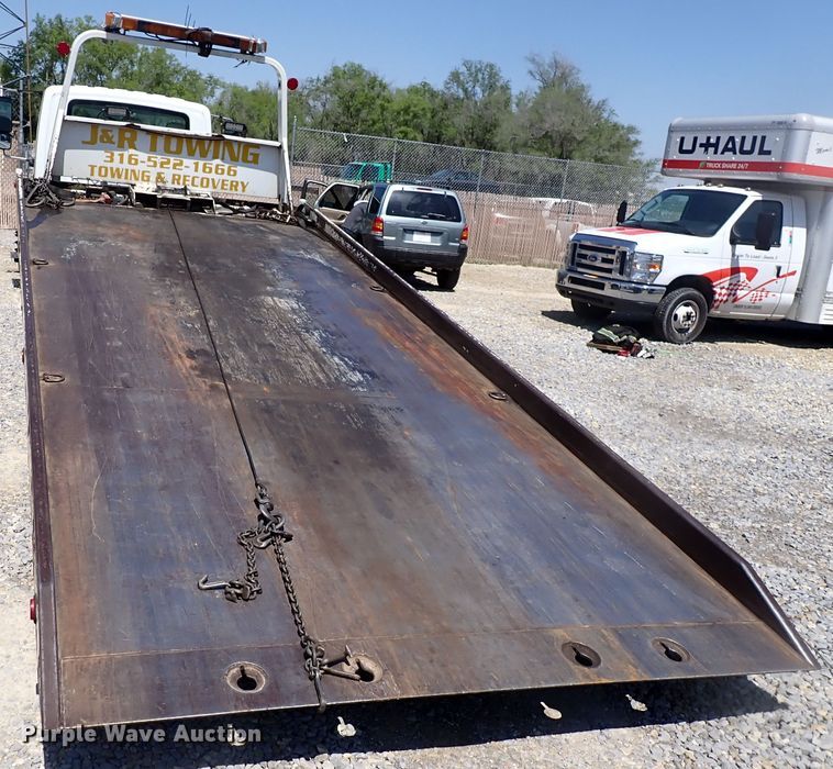 image for item DJ5547 2002 International 4300  rollback truck