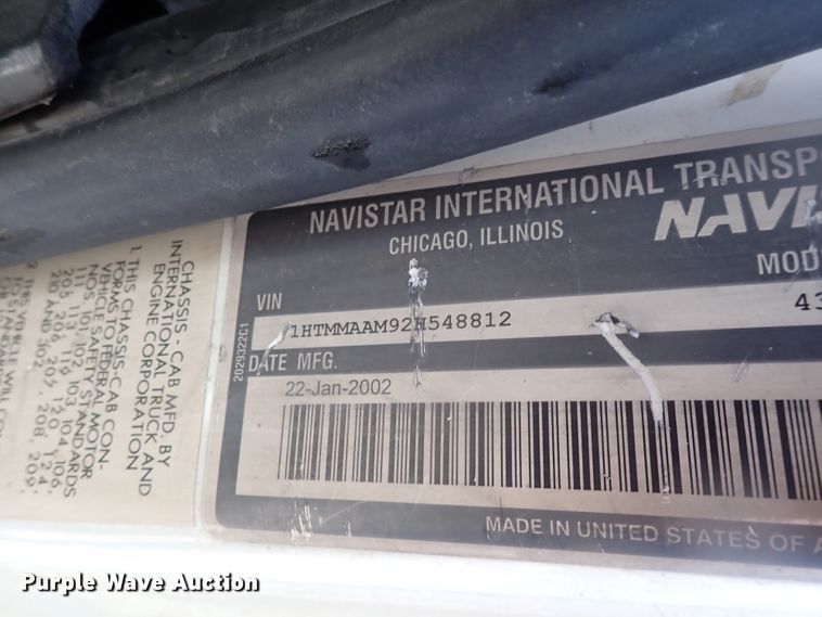 image for item DJ5547 2002 International 4300  rollback truck