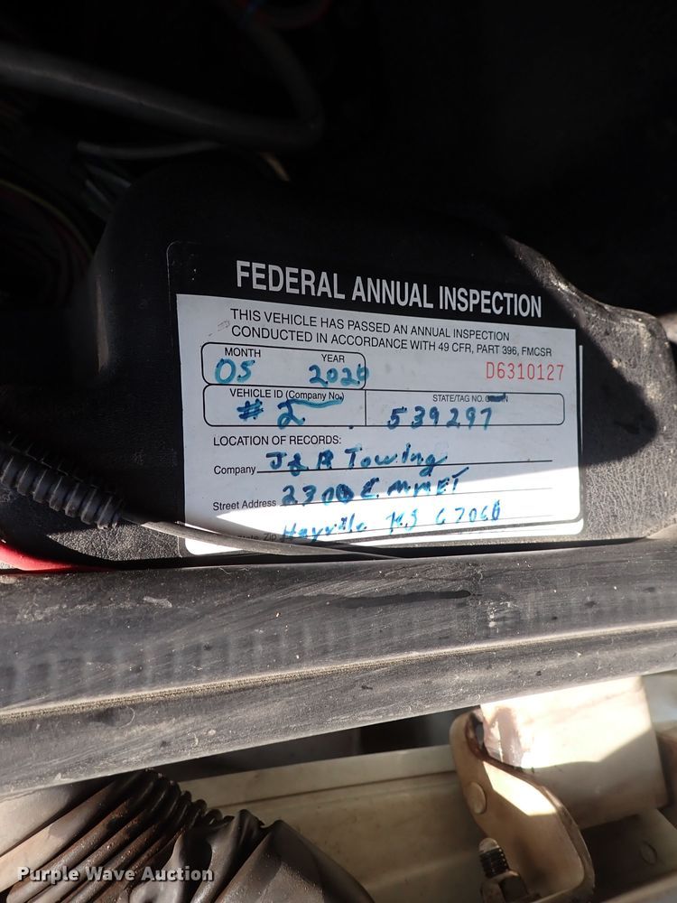 image for item DJ5547 2002 International 4300  rollback truck