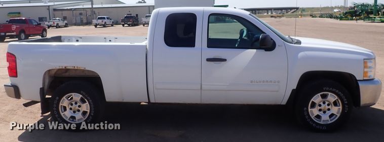 image for item DK4715 2013 Chevrolet Silverado 1500  Ext. Cab pickup truck