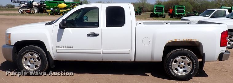 image for item DK4715 2013 Chevrolet Silverado 1500  Ext. Cab pickup truck