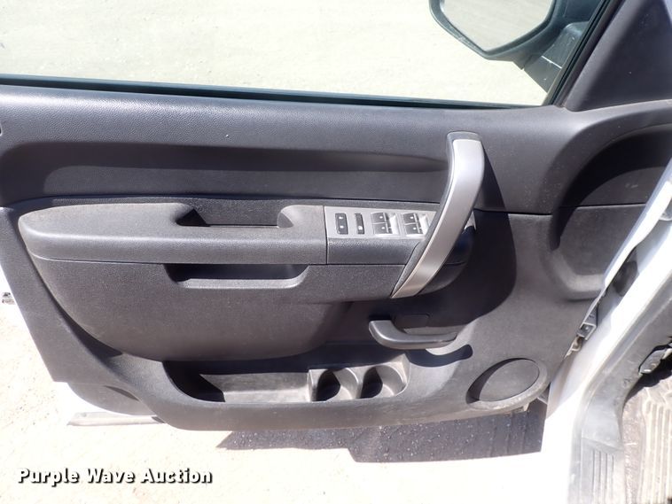 image for item DK4715 2013 Chevrolet Silverado 1500  Ext. Cab pickup truck