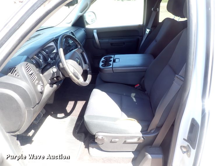 image for item DK4715 2013 Chevrolet Silverado 1500  Ext. Cab pickup truck