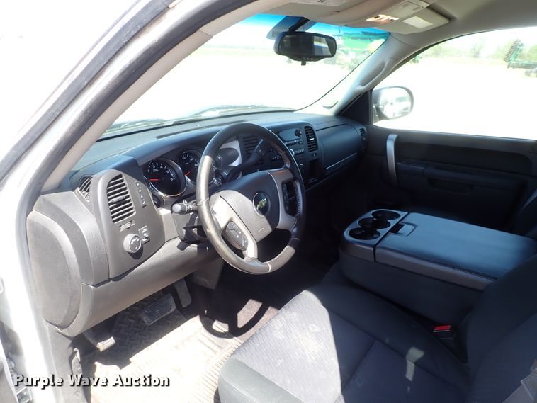 image for item DK4715 2013 Chevrolet Silverado 1500  Ext. Cab pickup truck