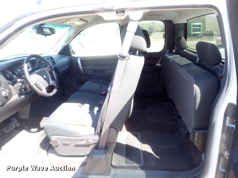 image for item DK4715 2013 Chevrolet Silverado 1500  Ext. Cab pickup truck