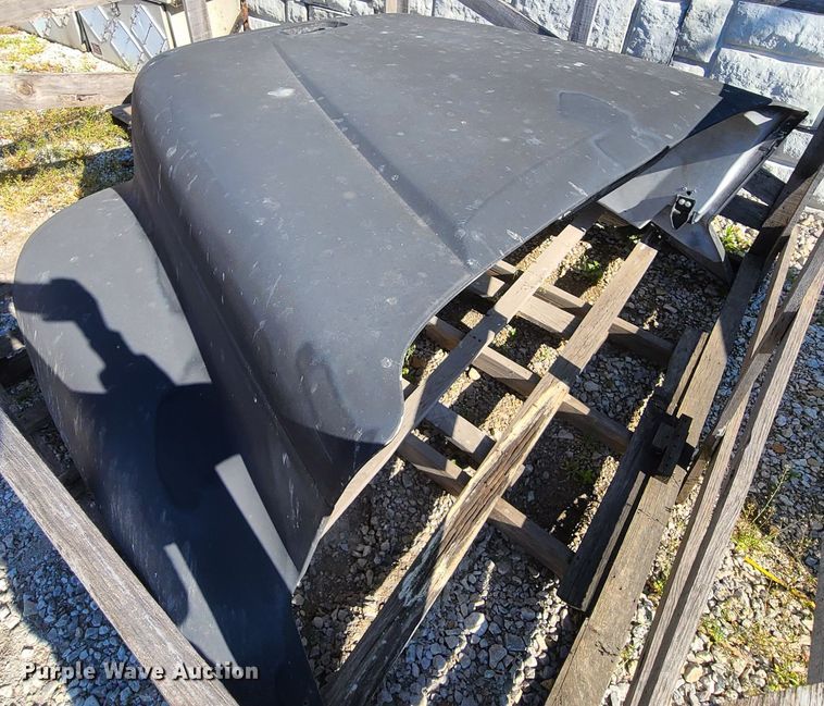 image for item DK4747 Freightliner truck hood