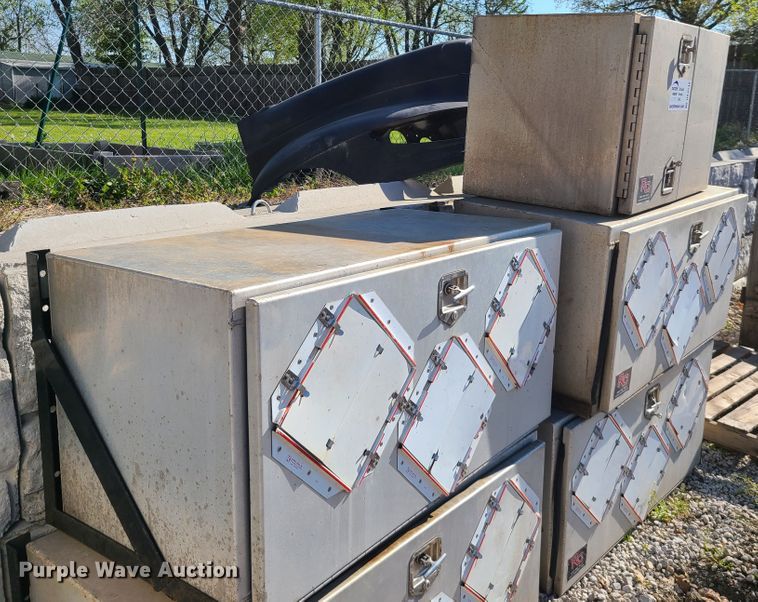 image for item DK4749 (5) tool boxes