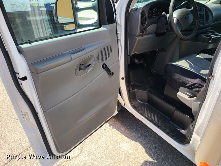 image for item DK4759 2007 Ford E450  box truck