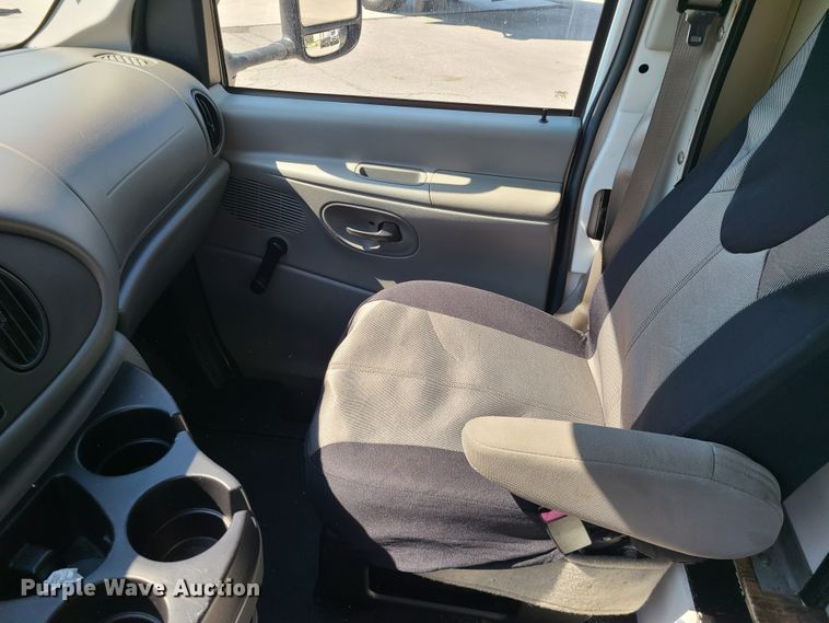 image for item DK4759 2007 Ford E450  box truck