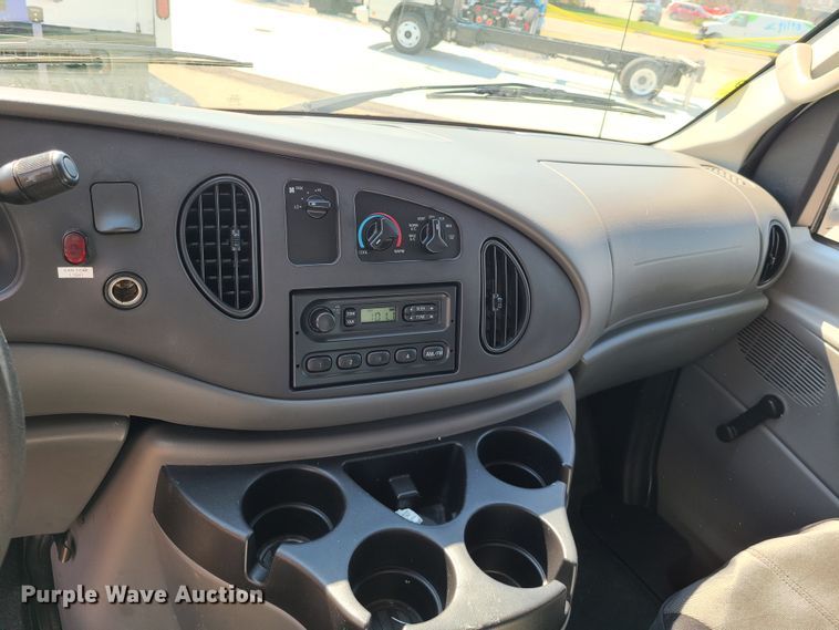 image for item DK4759 2007 Ford E450  box truck