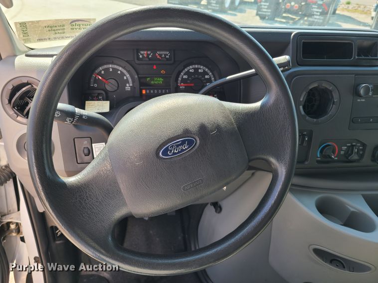 image for item DK4760 2013 Ford E350 Super Duty  box truck