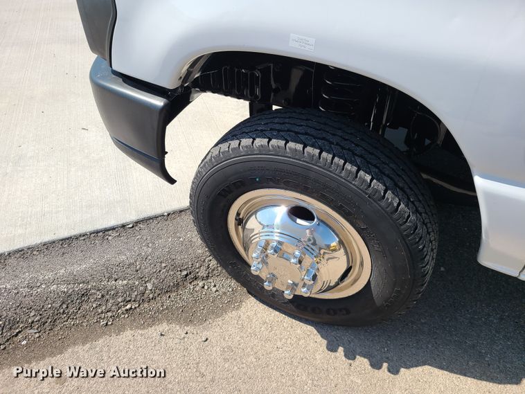 image for item DK4760 2013 Ford E350 Super Duty  box truck