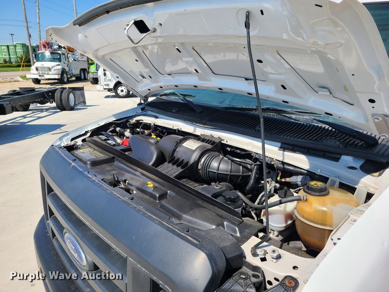 image for item DK4760 2013 Ford E350 Super Duty  box truck