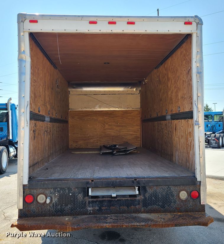 image for item DK4761 2012 Ford E450  box truck