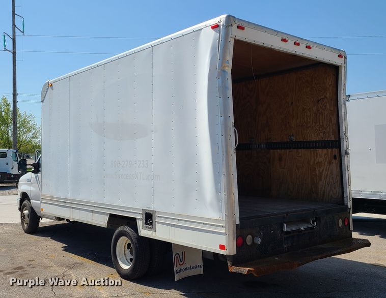 image for item DK4761 2012 Ford E450  box truck