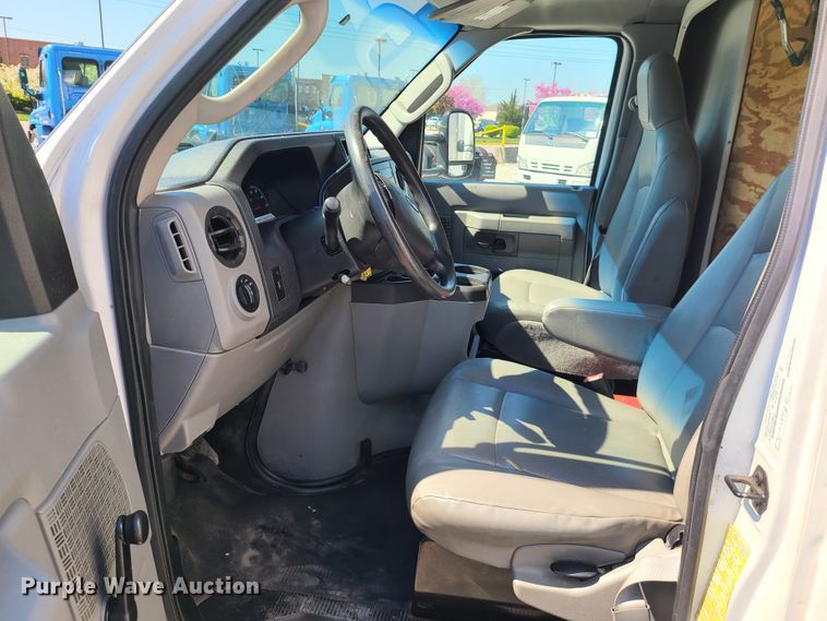 image for item DK4761 2012 Ford E450  box truck