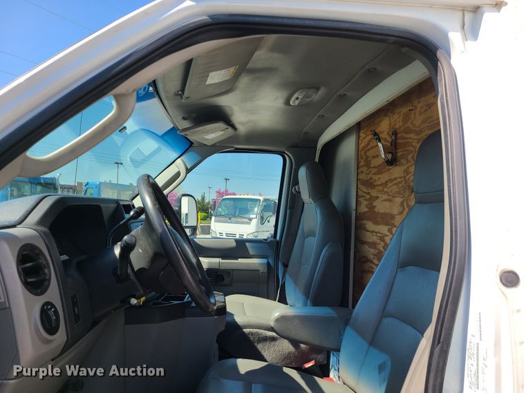 image for item DK4761 2012 Ford E450  box truck