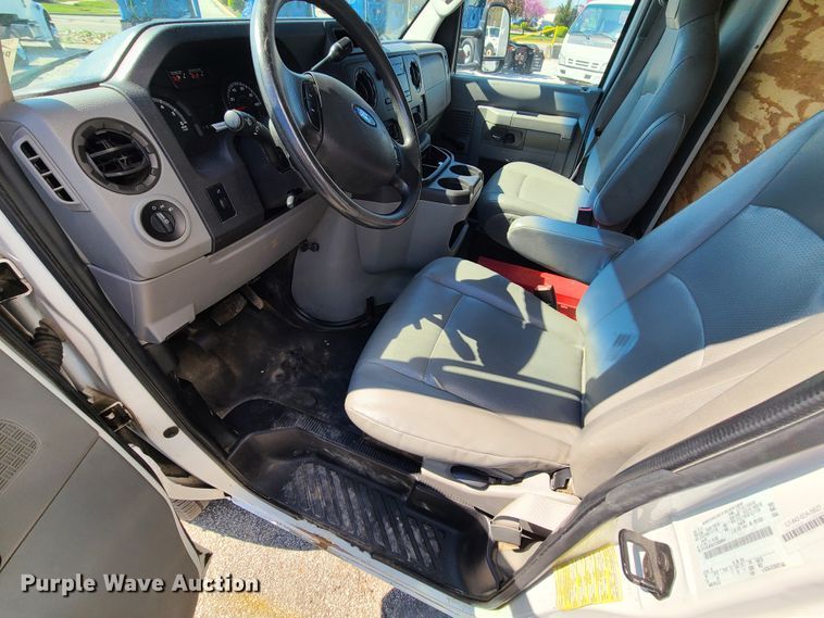 image for item DK4761 2012 Ford E450  box truck