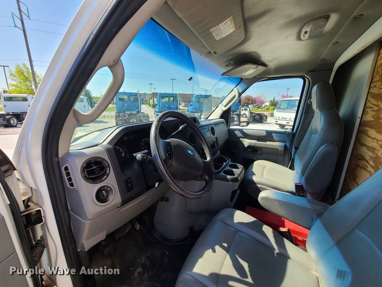 image for item DK4761 2012 Ford E450  box truck