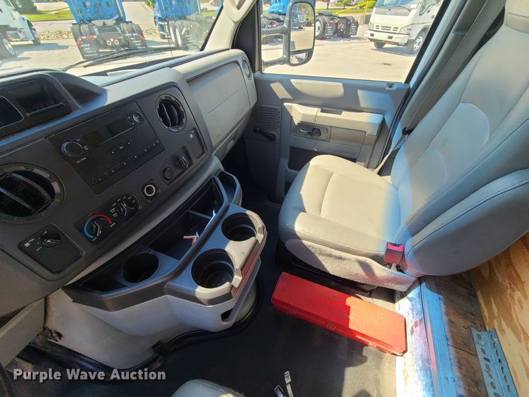 image for item DK4761 2012 Ford E450  box truck