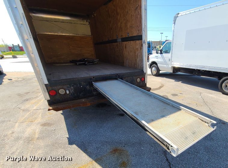 image for item DK4761 2012 Ford E450  box truck