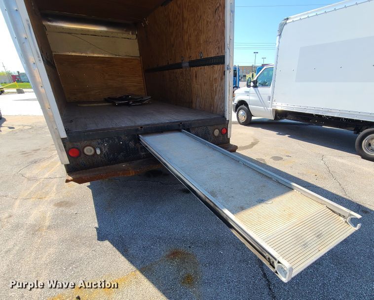 image for item DK4761 2012 Ford E450  box truck