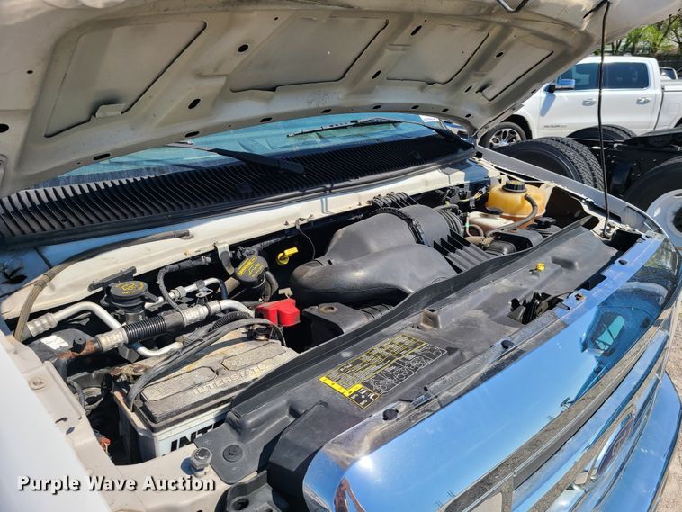 image for item DK4761 2012 Ford E450  box truck