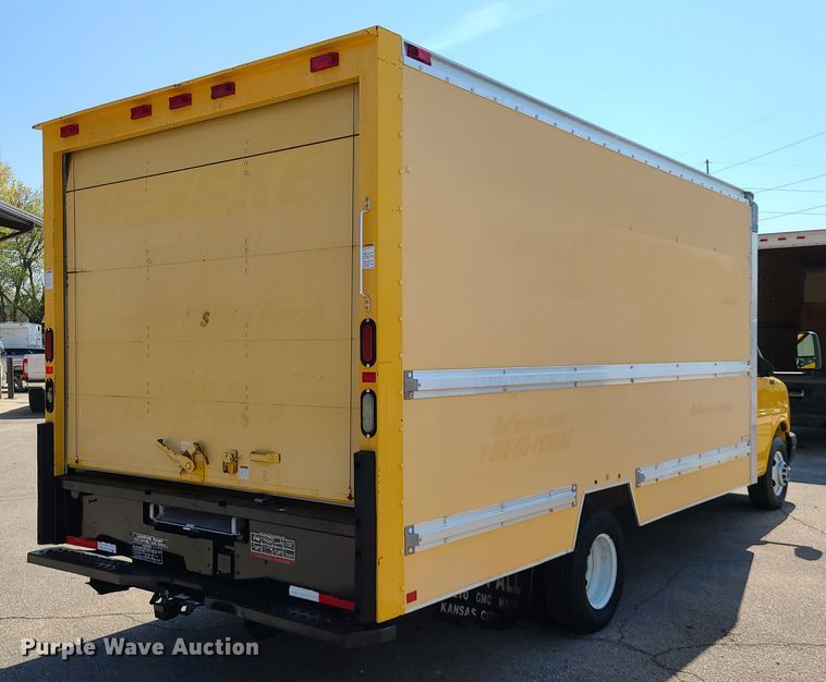 image for item DK4762 2008 GMC Savana G3500  box truck