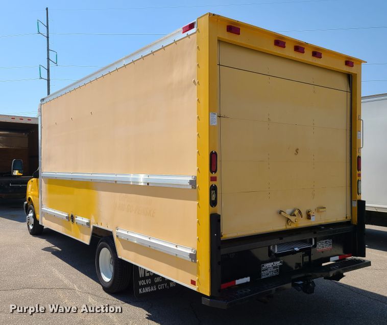 image for item DK4762 2008 GMC Savana G3500  box truck