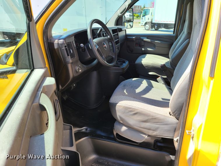 image for item DK4762 2008 GMC Savana G3500  box truck