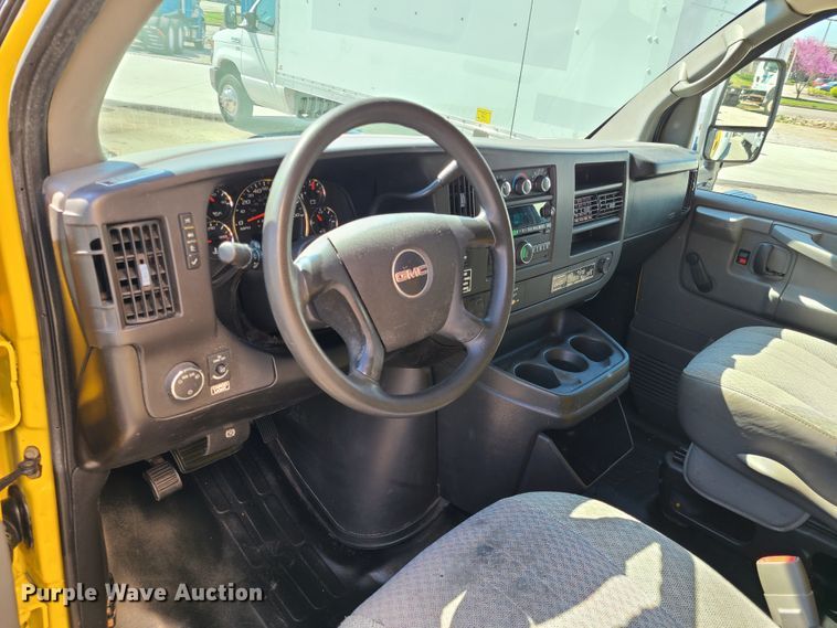 image for item DK4762 2008 GMC Savana G3500  box truck