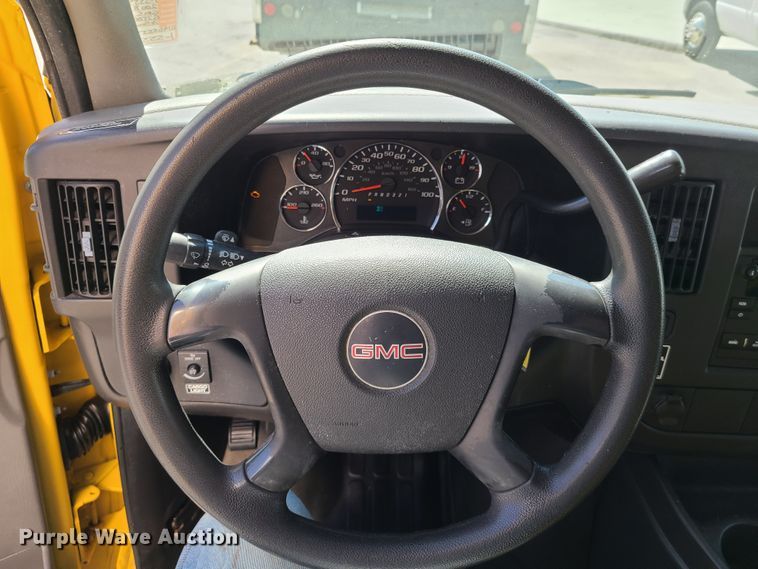 image for item DK4762 2008 GMC Savana G3500  box truck