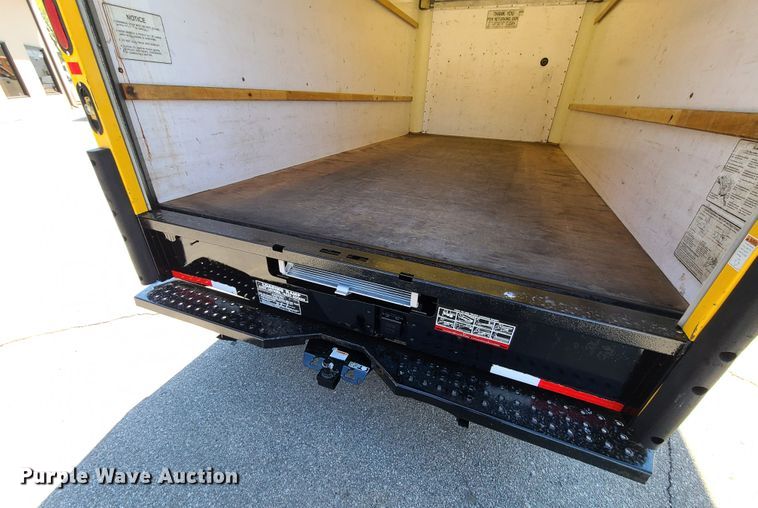 image for item DK4762 2008 GMC Savana G3500  box truck