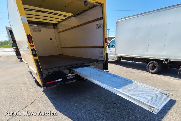 image for item DK4762 2008 GMC Savana G3500  box truck