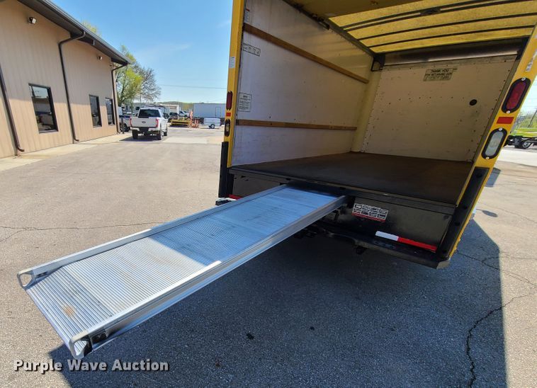 image for item DK4762 2008 GMC Savana G3500  box truck