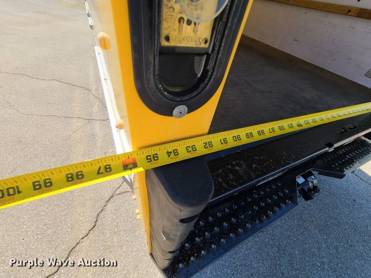 image for item DK4762 2008 GMC Savana G3500  box truck