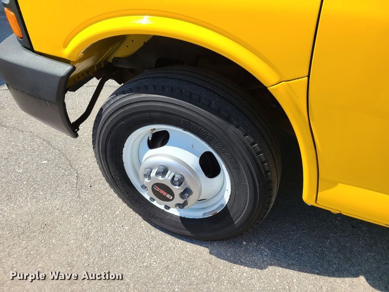 image for item DK4762 2008 GMC Savana G3500  box truck