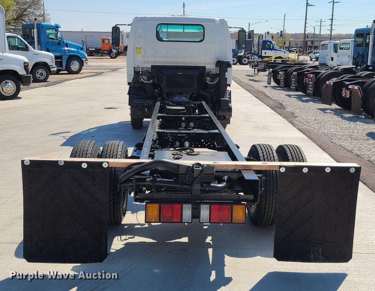 image for item DK4763 2006 Isuzu NPR  truck cab and chassis