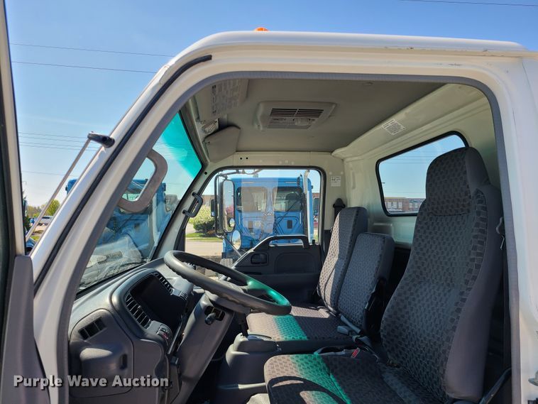 image for item DK4763 2006 Isuzu NPR  truck cab and chassis