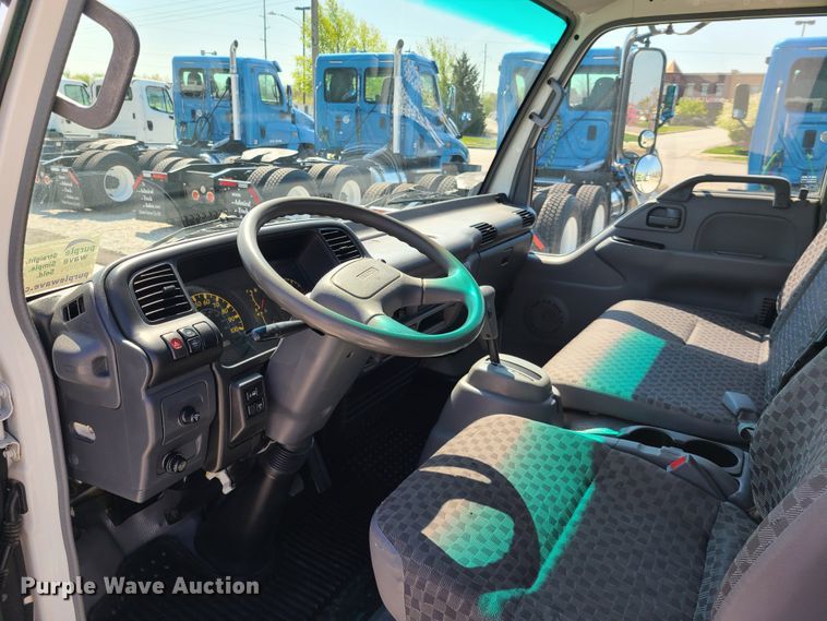 image for item DK4763 2006 Isuzu NPR  truck cab and chassis