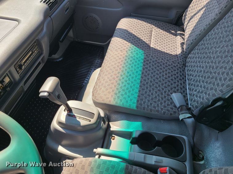 image for item DK4763 2006 Isuzu NPR  truck cab and chassis