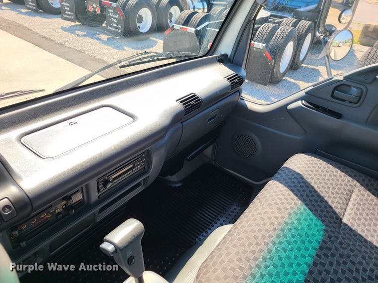 image for item DK4763 2006 Isuzu NPR  truck cab and chassis