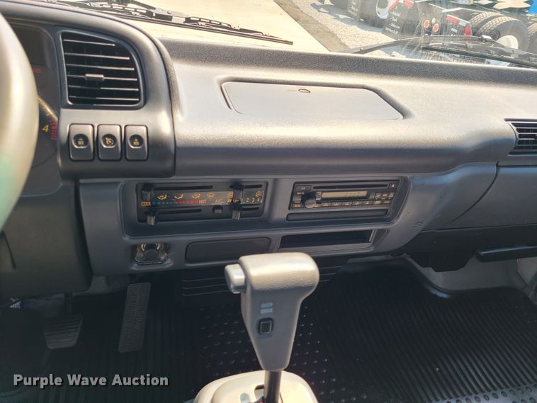 image for item DK4763 2006 Isuzu NPR  truck cab and chassis