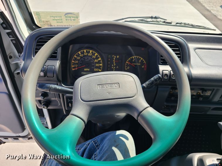 image for item DK4763 2006 Isuzu NPR  truck cab and chassis