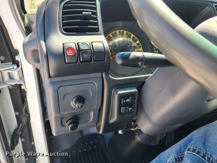 image for item DK4763 2006 Isuzu NPR  truck cab and chassis