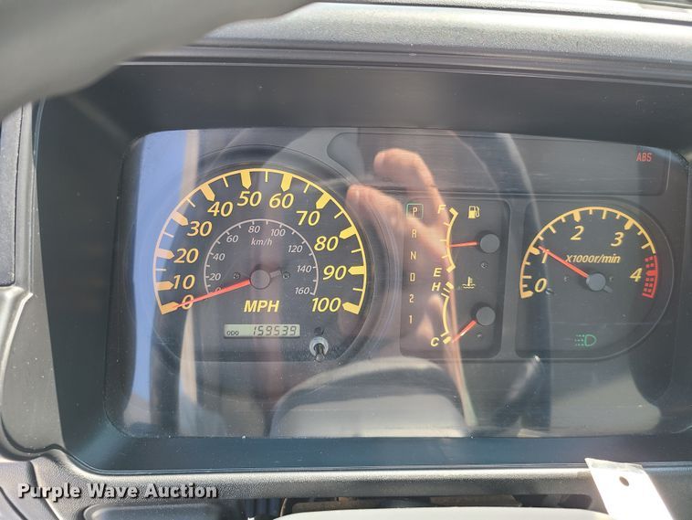 image for item DK4763 2006 Isuzu NPR  truck cab and chassis