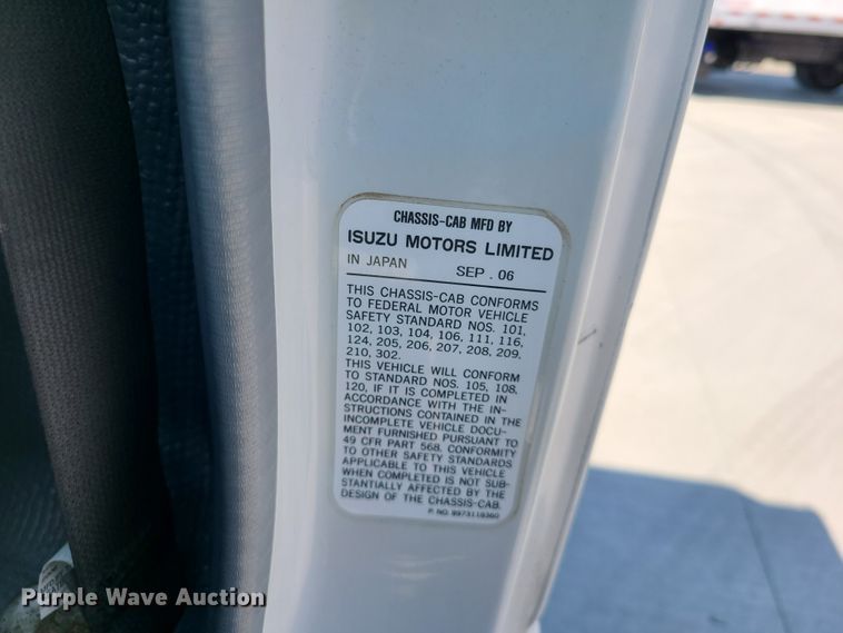 image for item DK4763 2006 Isuzu NPR  truck cab and chassis